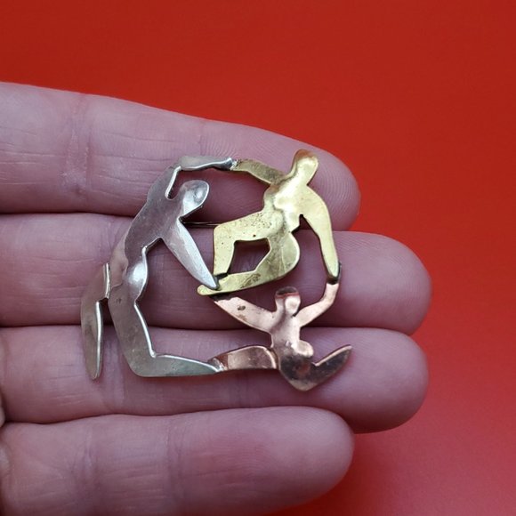 Triple Tone Triple Human Odd Abstract Pin Brooch - Picture 3 of 7